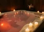 Jacuzzi można wynająć na wyłączność, by spędzić przyjemne chwile we dwoje