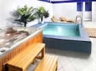 W hotelowej strefie wellness jest sauna, jacuzzi, gabinet masażu i spa
