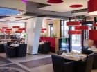Hotel Dunajec dysponuje restauracją o nowoczesnych i kolorowych wnętrzach