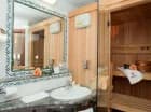 Apartament relax posiada prywatną saunę fińską w łazience