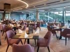 Restauracja hotelowa oferuje panoramiczny widok na słynne wzgórze trawertynowe