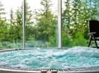 Solankowe jacuzzi z widokiem na góry to miejsce wyjątkowego relaksu
