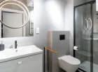 Do apartamentu przynależy nowoczesna łazienka