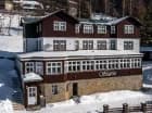 Hotel Slavie znajduje się we wschodniej części górskiego kurortu