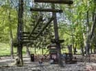 Obok znajduje się park przygód z parkiem linowym