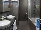 Łazienka z wanną w apartamencie 2+2