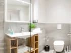 Każdy z apartamentów posiada również prywatną łazienkę