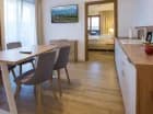 W większych apartamentach znajdują się też aneksy kuchenne