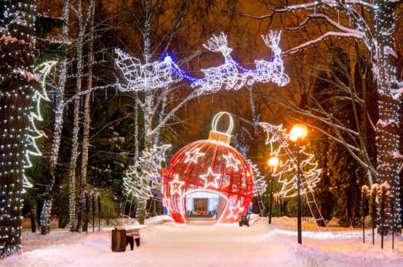 Ogrody światła w Polsce – magiczne iluminacje, które warto zobaczyć