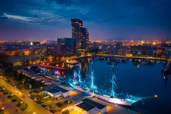 Port Gdynia – przewodnik dla turystów. Rejsy, wycieczkowce i zwiedzanie morskiej bramy Polski