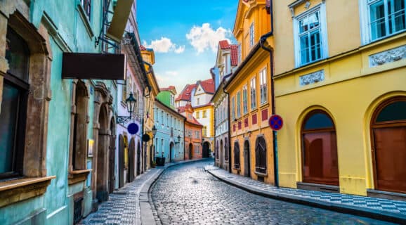 Praga poza szlakiem – nietypowe atrakcje, dzielnice i wieczorny plan