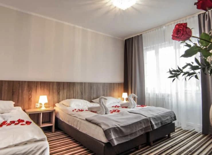 Do dyspozycji Gości przygotowano pokoje 2, 3 i 4-osobowe.