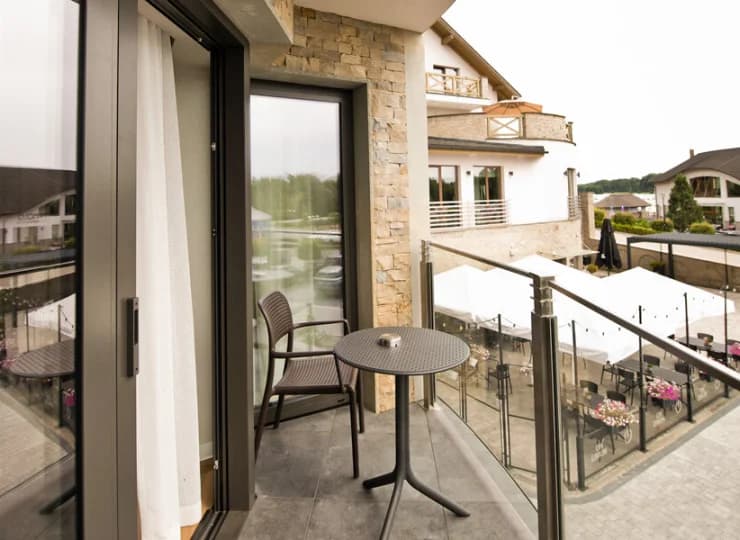 Niektóre pokoje mają własny balkon