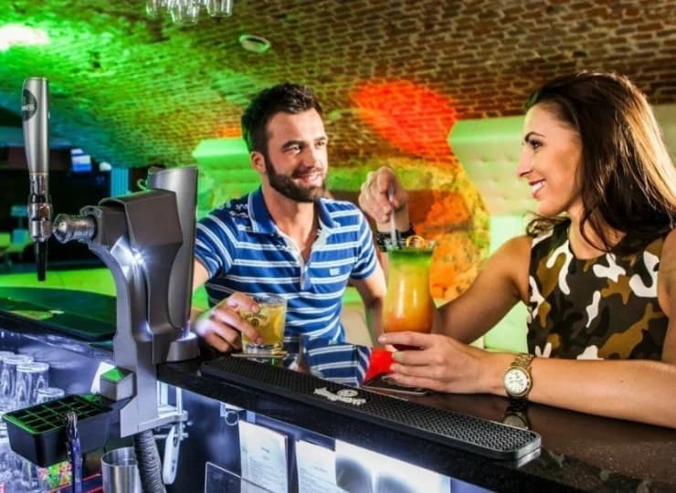 Szeroki wybór drinków i koktajli spełnia oczekiwania wymagających gości