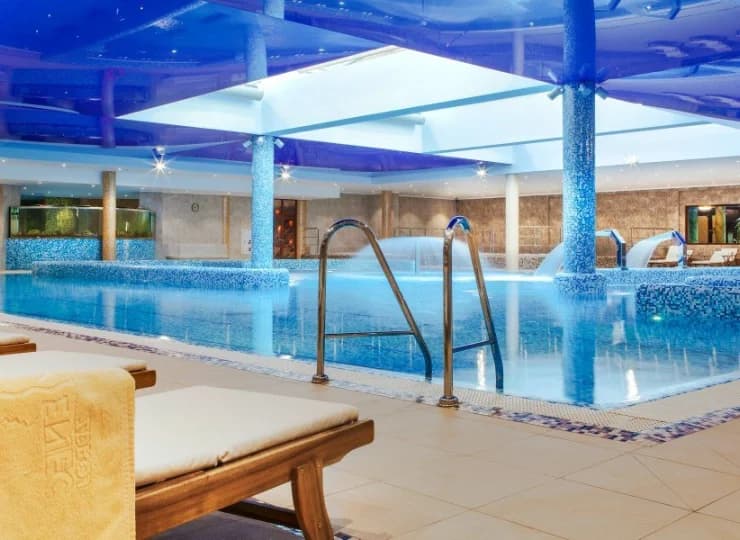 Basen wyposażono w podwodna muzykę, rwącą rzekę, gejzery, wodny grzybek