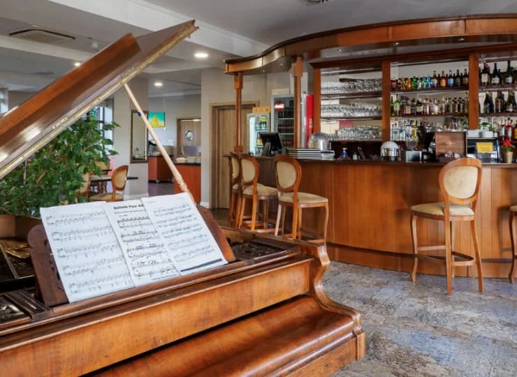 Klimatyczne wnętrza restauracji Paryskiej