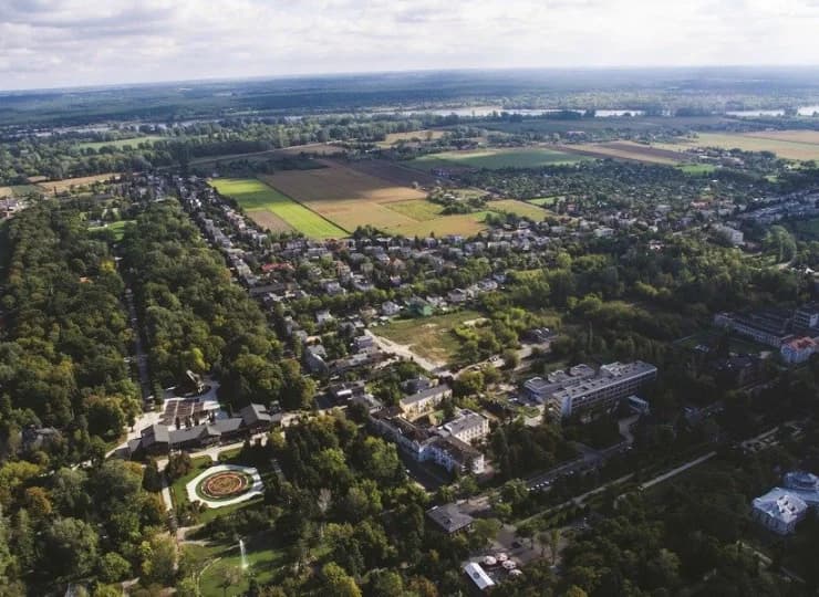 Atrakcje okolicy: Ciechocinek jest zielonym miastem położonym niedaleko Wisły