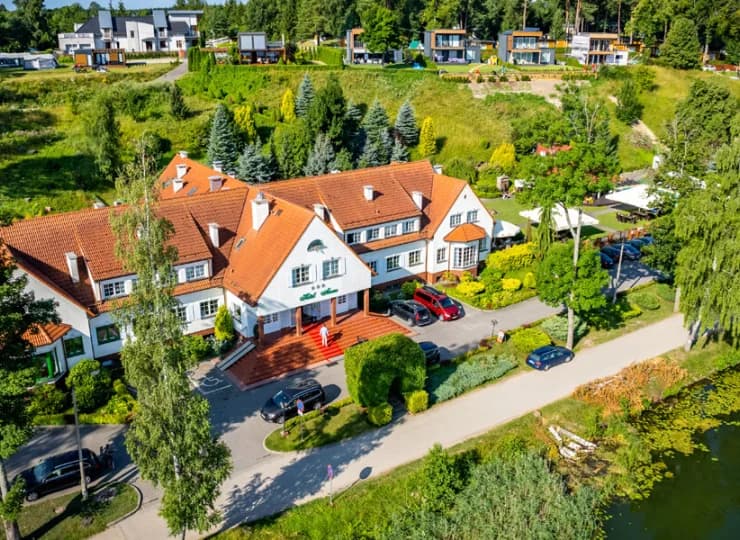 Hotel Amax to idealne miejsce dla osób ceniących bliskość natury