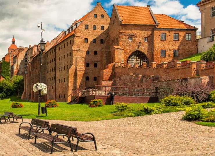 Atrakcje Grudziądza: Brama Wodna i Spichlerze
