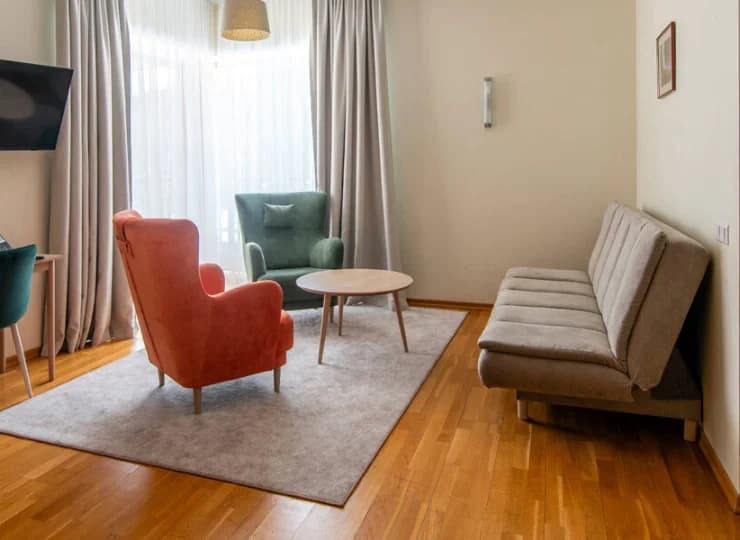 Apartament 2+2 Junior składa się z dwóch pomieszczeń