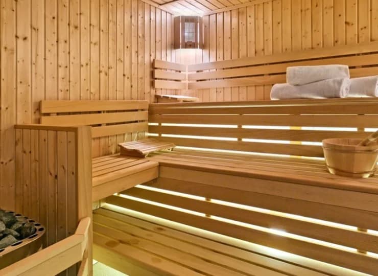 Strefa saun obejmuje saunę suchą, mokrą i infrared