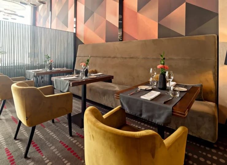 Z sali restauracyjnej podziwiać można piękny widok na Wisłę