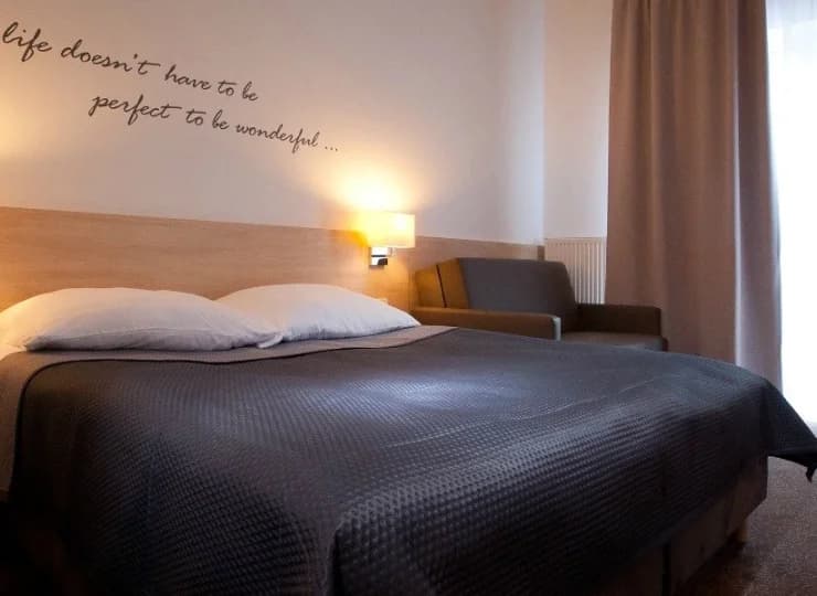Inspirujące napisy na ścianach uprzyjemnią każdy poranek