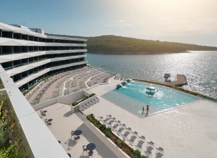 Dzięki położeniu hotelu, z okien pokoju można podziwiać niesamowite widoki