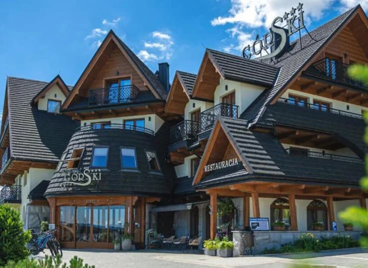 Hotel Górski jest położony w Białce Tatrzańskiej - całorocznym ośrodku górskim