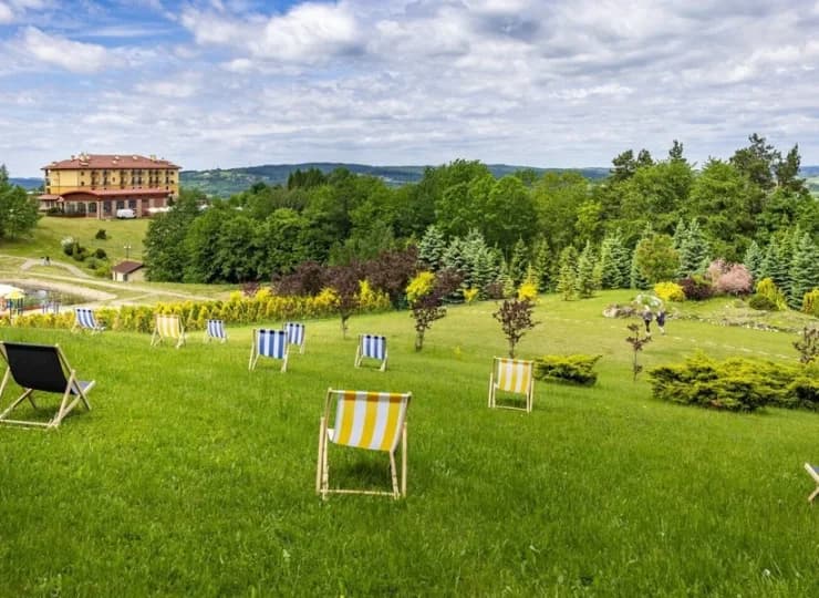 Zaledwie 15 km od Rzeszowa, z rozległym ogrodem