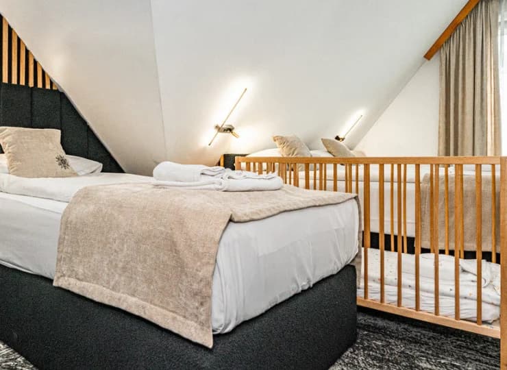 Hotel oferuje bezpłatnie łóżeczka niemowlęce