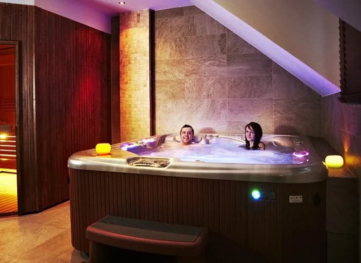 W strefie SPA czeka jacuzzi oraz sauna