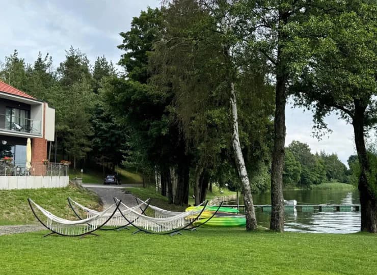 Hotel posiada teren rekreacyjny
