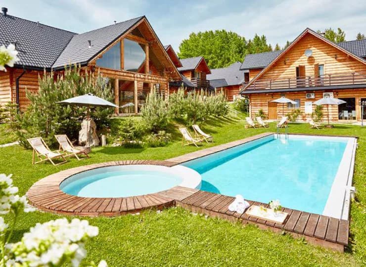 Komfortowe nowoczesne domki w resorcie No Name Luxury zachwycają wnętrzami