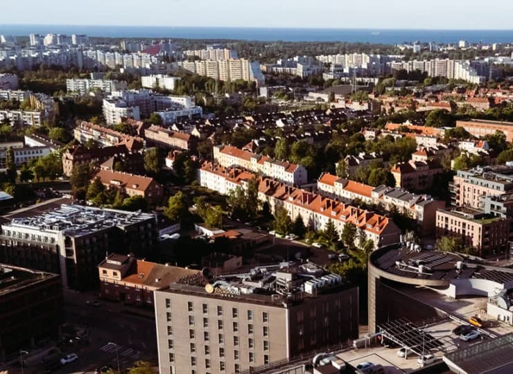 Wrzeszcz to dobrze skomunikowana dzielnica, nieopodal wybrzeża Bałtyku