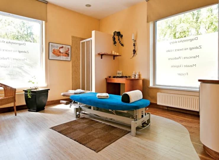 Oferta masaży obejmuje m.in. masaże klasyczne, relaksacyjne, orientalne