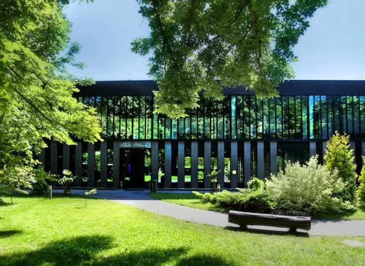 Kompleks Atrium znajduje się około 200 m od hotelu