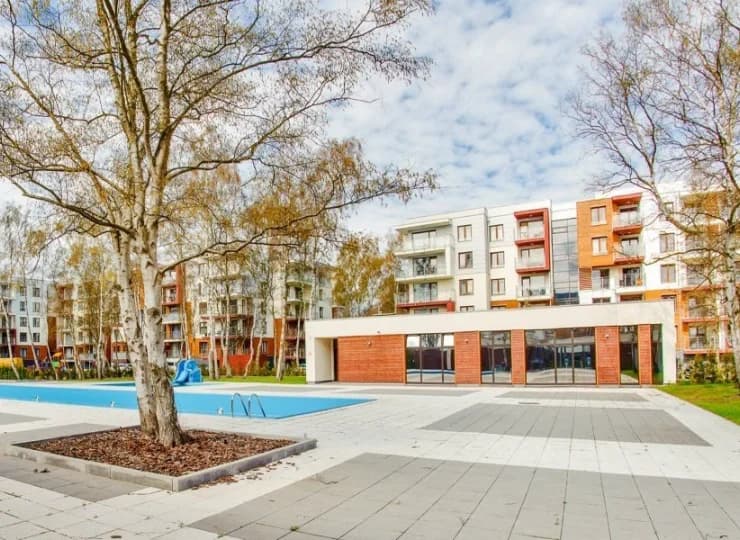 W sezonie letnim dostępny jest basen zewnętrzny