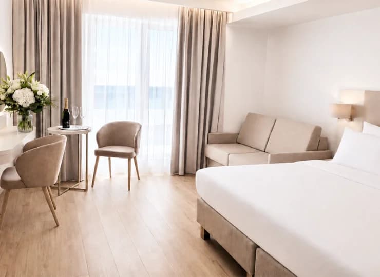 Rozkładana sofa w pokoju standard + pełni funkcję dostawek