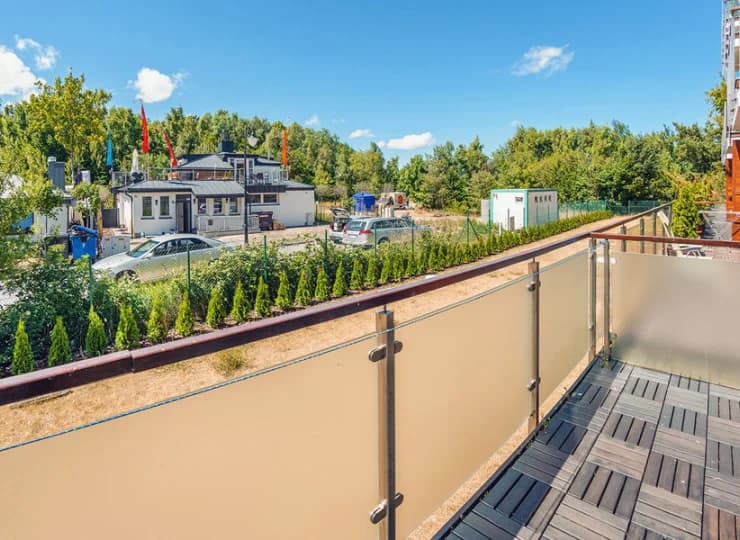 Apartamentowce usytuowane są w spokojnej okolicy