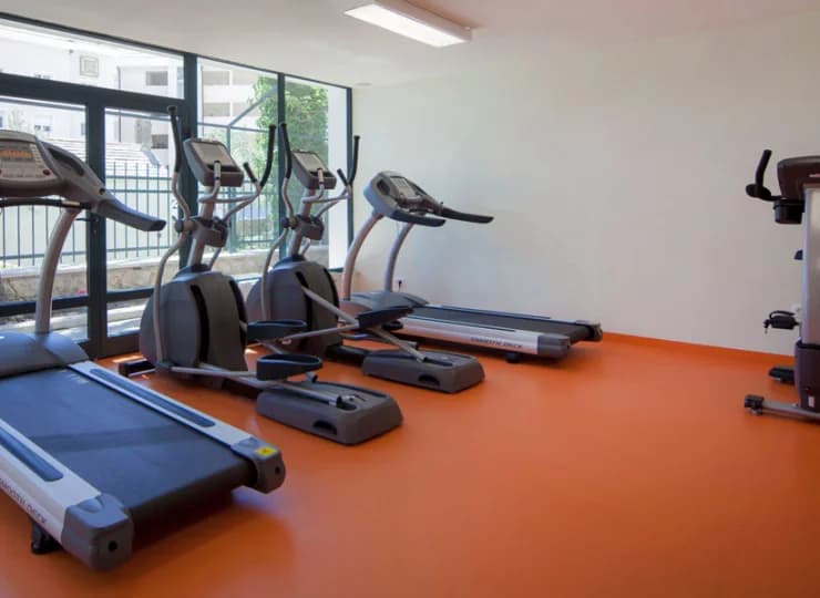 Goście mogą korzystać z sali fitness