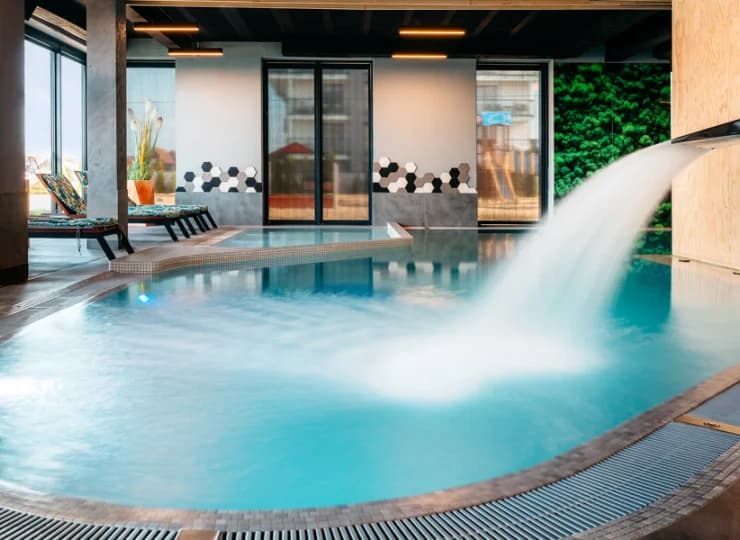 Do dyspozycji gości jest basen wewnętrzny oraz jacuzzi