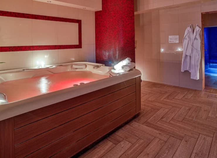 Zmienna kolorystyka w jacuzzi pozwala na stworzenie wyjątkowej atmosfery