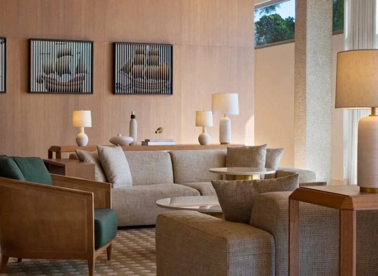 Hotel posiada zachwycające otoczenie i wystrój