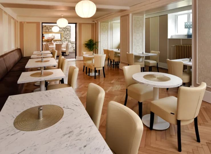 W hotelu mieści się także elegancka sala śniadaniowa