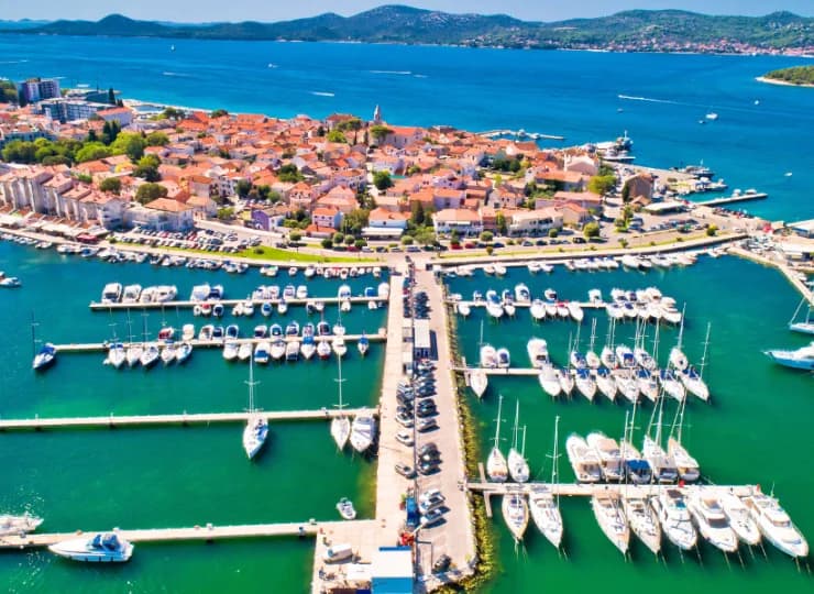 Biograd na Moru to urocze chorwackie miasteczko w Dalmacji
