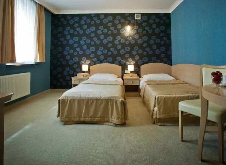 W hotelu przygotowano wygodne pokoje 2-osobowe