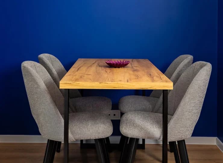 W apartamencie jest także wygodny kącik jadalniany
