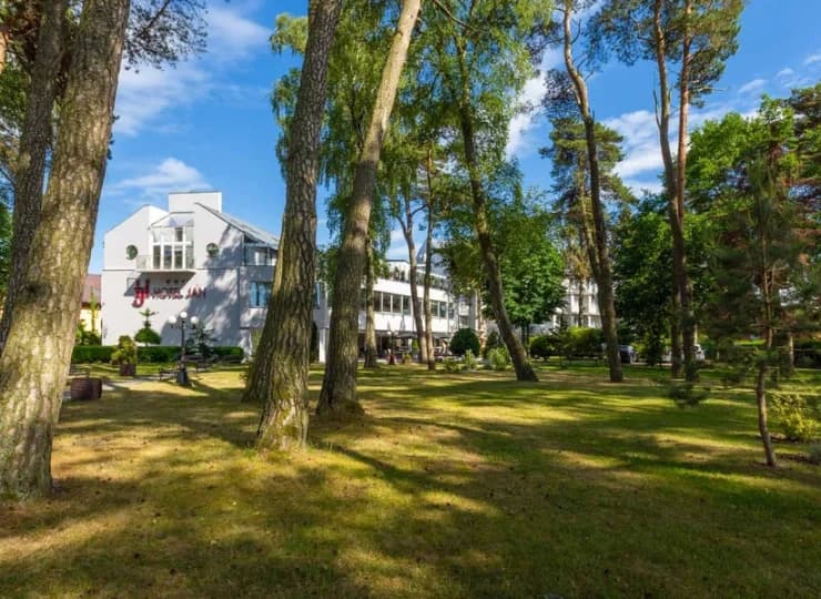 Hotel Jan jest położony zaledwie 40 m od morza i piaszczystej plaży