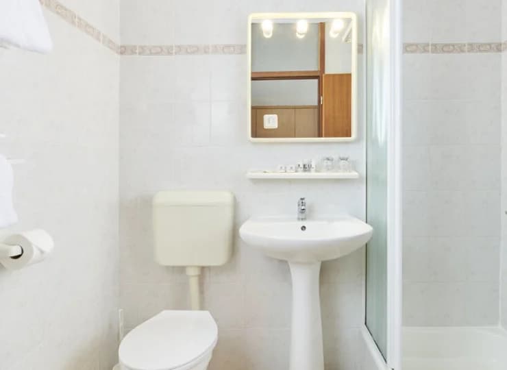 Łazienka pokoju junior suite 2+2
